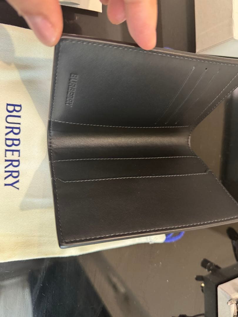 Burberry グレー チェック柄 パスポートケース