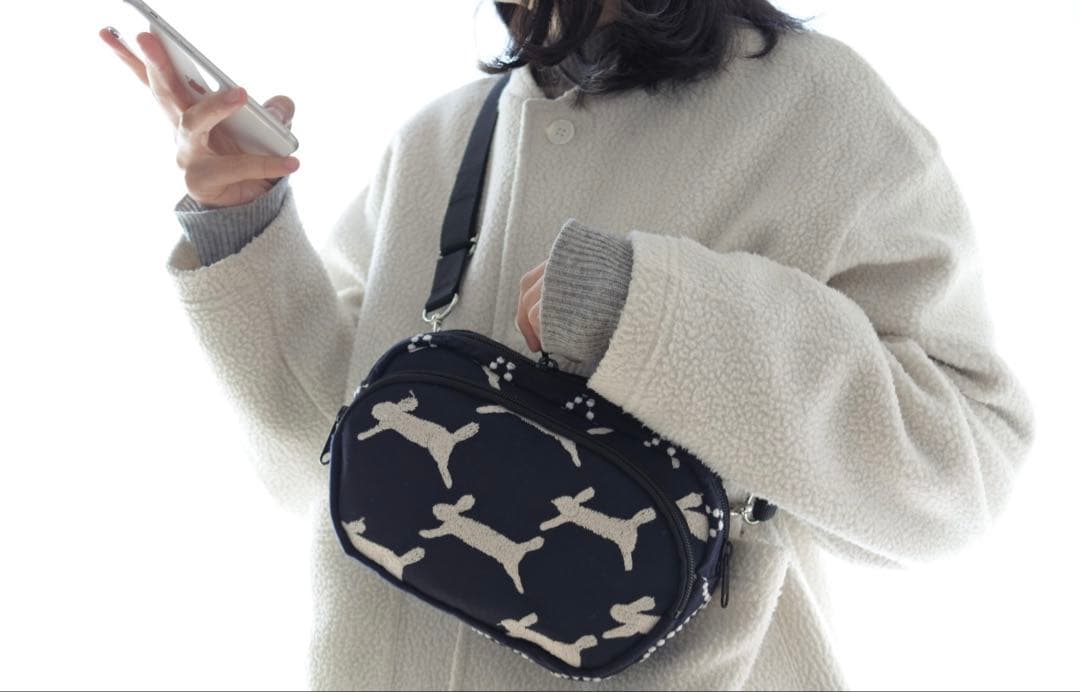 ミナペルホネン　ランランランとタンバリンのカンガルーバッグ