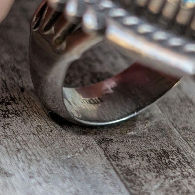 大粒のターコイズリング　インディアンジュエリー