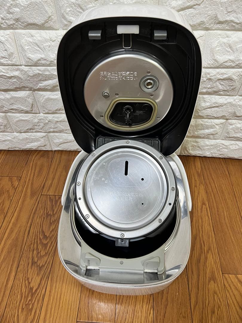 東芝 5.5合 真空圧力IH炊飯器 炎匠炊き RC-10VSR(W) ホワイト