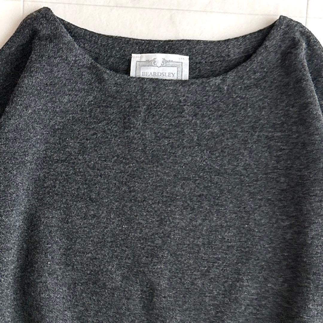 ビアズリー フレアスリーブ敦賀刺繍ニットプルオーバー　グレー