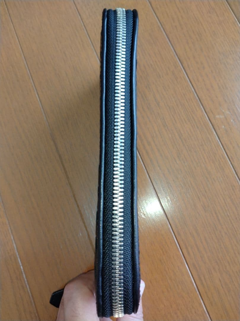 パイロットリバー　レッドムーン　黒いレザー編み込み長財布