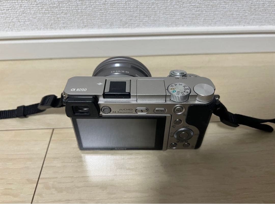SONY α6000 ミラーレス一眼 本体＋付属品【再出品】