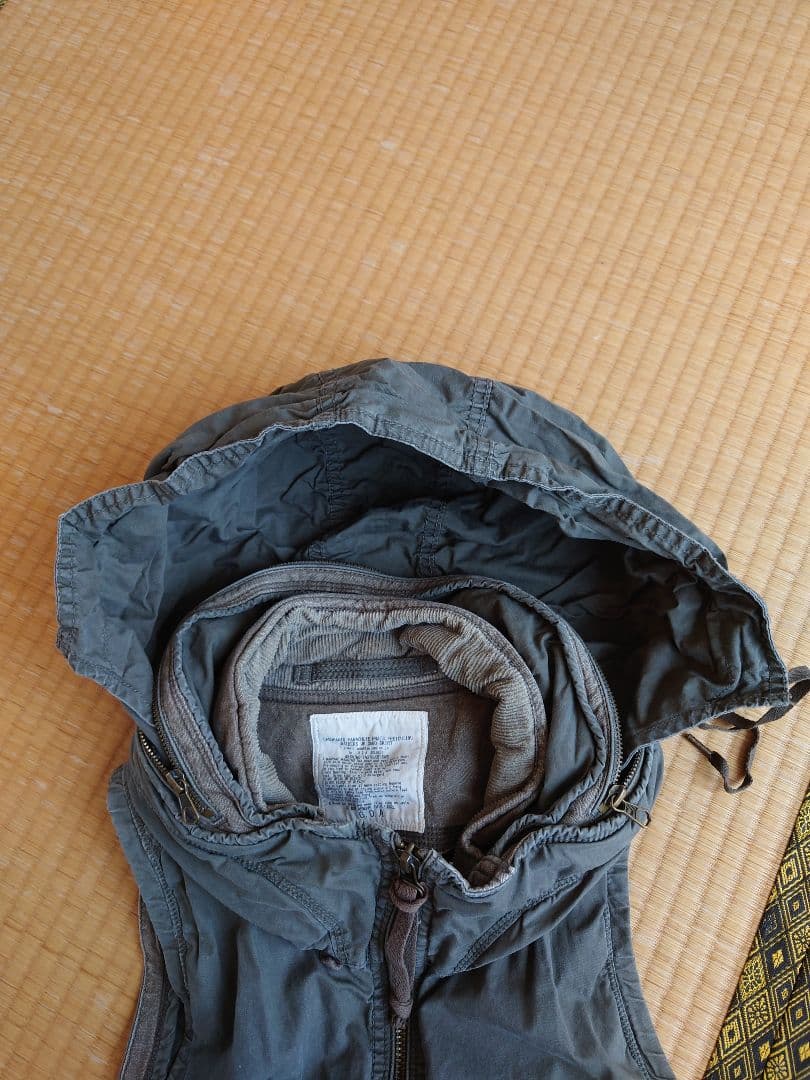 ゴア　GOA ベスト　グレー フード付き