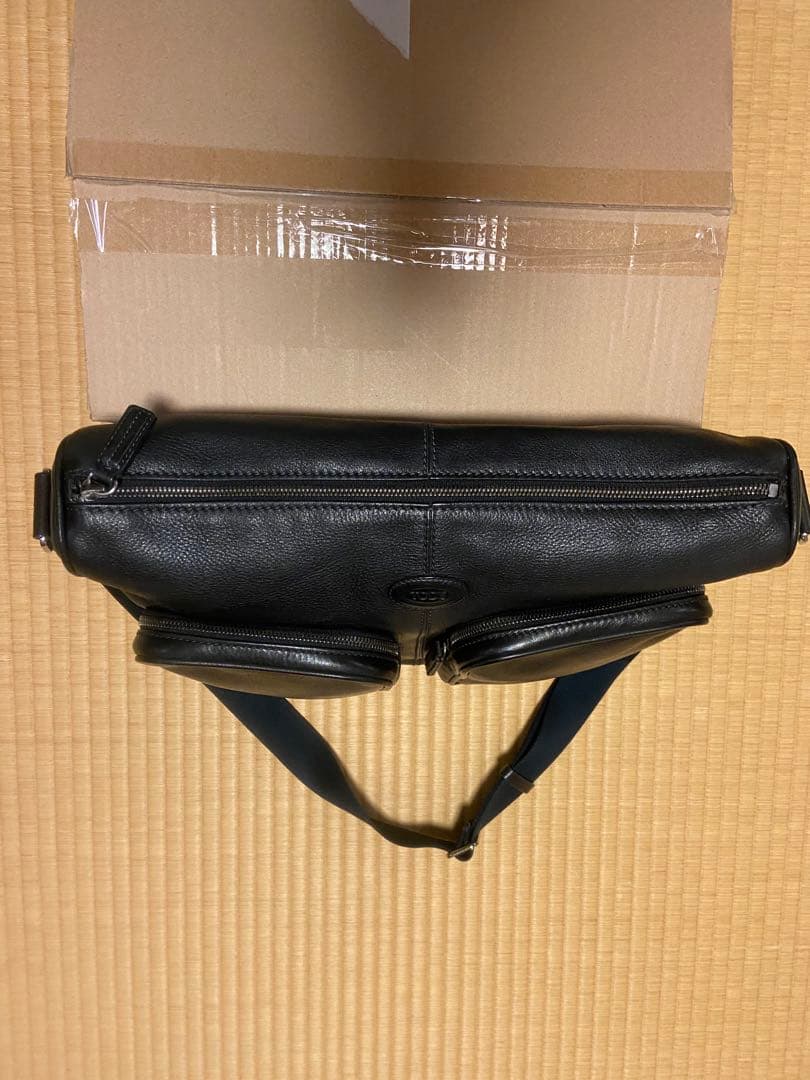 トッズ　TOD’Sショルダーバッグ　ブラック