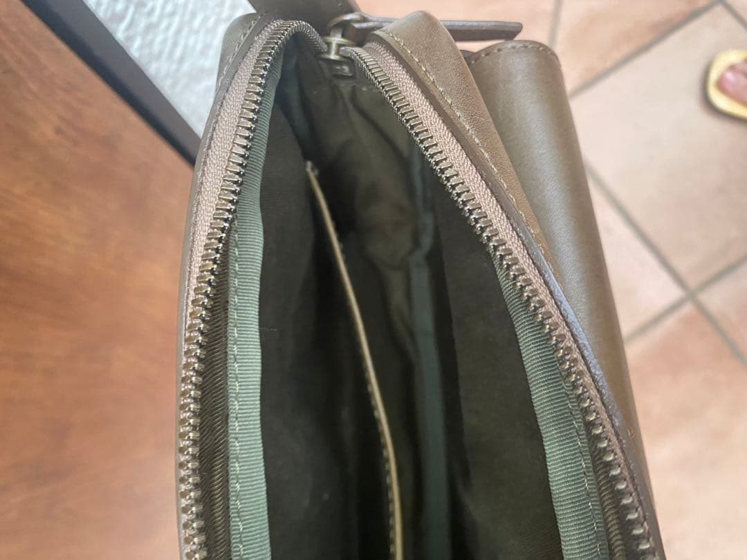 土屋鞄　ビークルスモールフラップショルダー ヴィンテージオリーブ　レザーバッグ