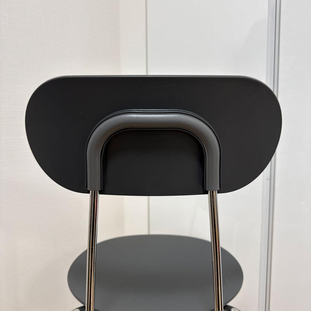 スチールチェア・樹脂座（ダークグレー）４８×５０×８２（座面高４６）ｃｍ