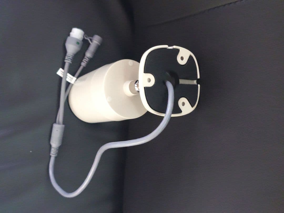 防犯カメラOOSSXX社製 500万画素 POE用LANケーブル付属