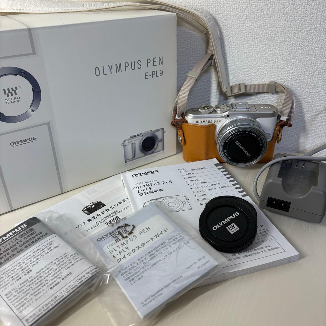 OLYMPUS PEN E-PL9 ホワイト純正カバー付