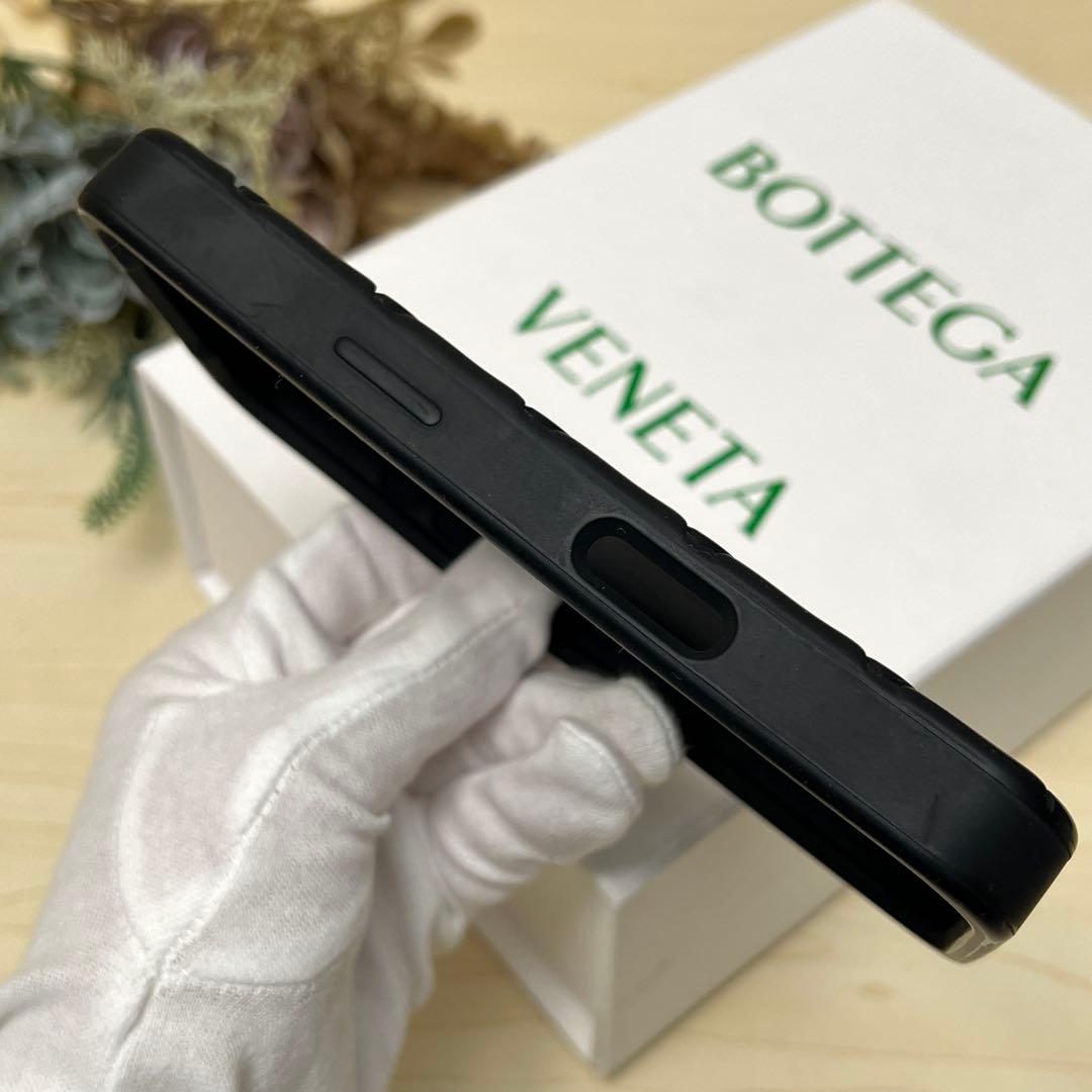 ボッテガヴェネタ iPhone16proケース ブラック イントレチャート