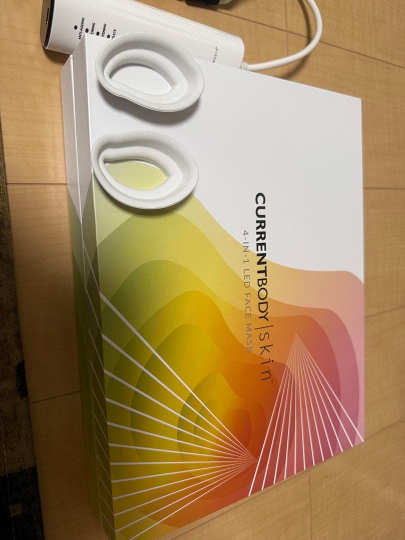 ボディ・フェイスケア CURRENTBODY Skin LED Face Mask 4in1