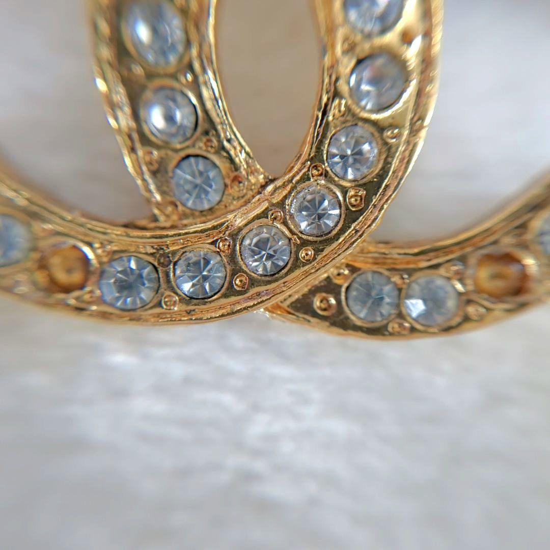 CHANEL ストーン装飾 ロゴブローチ　ゴールド　ヴィンテージ　シャネル