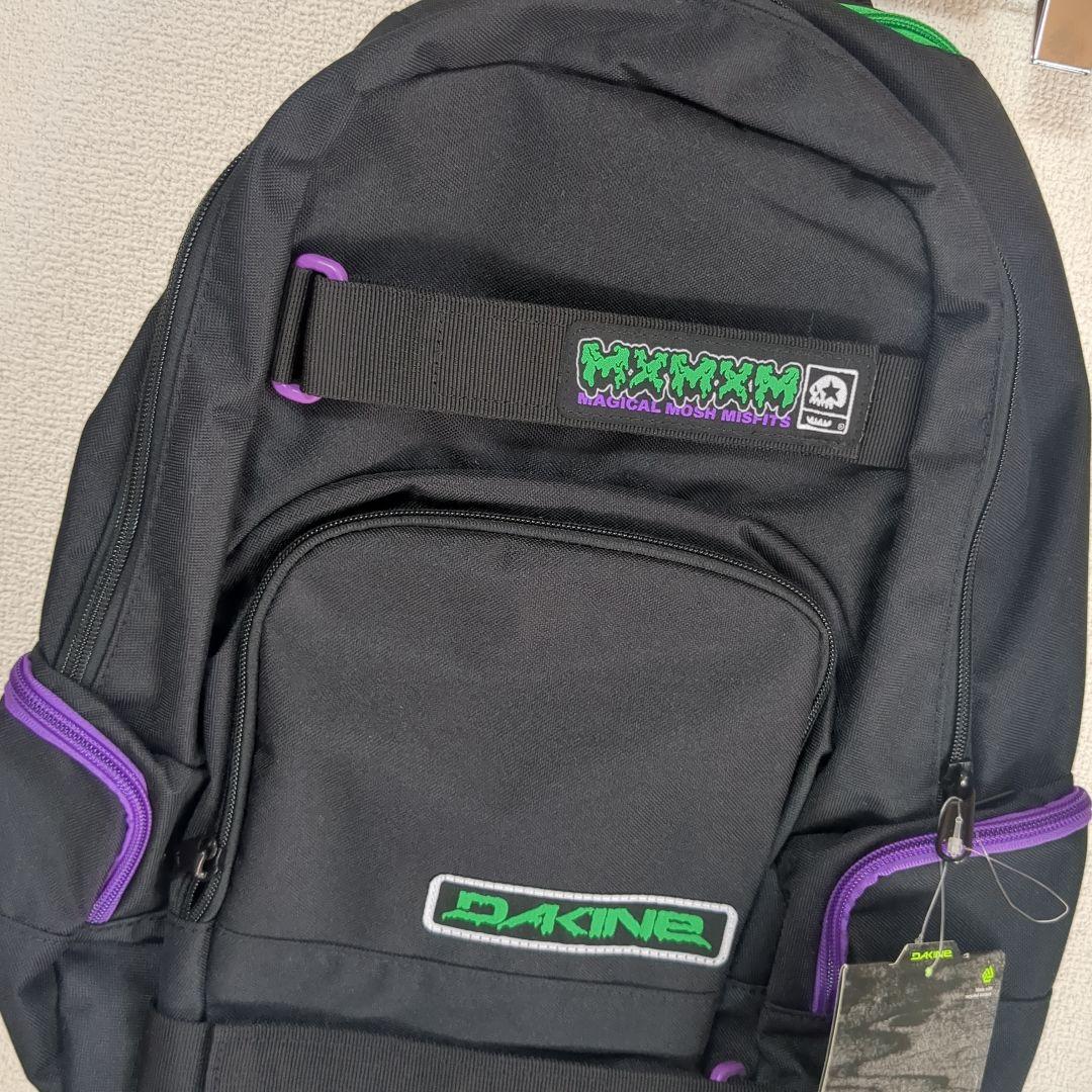 DAKINE リュック 黒 スケートボード柄
