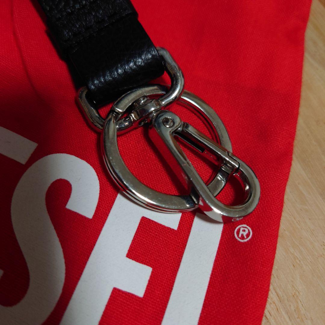 新品・未使用 DIESEL キーホルダー X09019 P0685