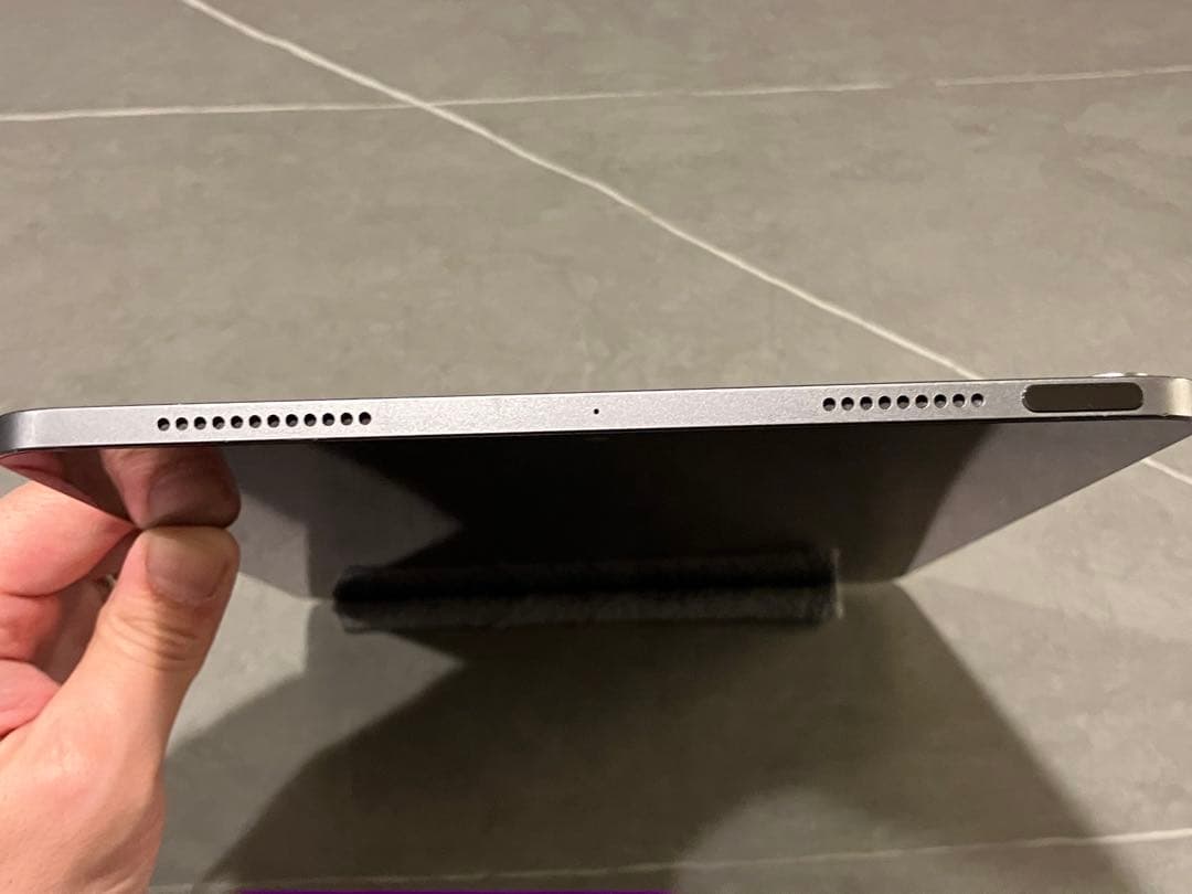 iPad Air 第５世代64GB Wi-Fiモデルスペースグレイ10.9インチ