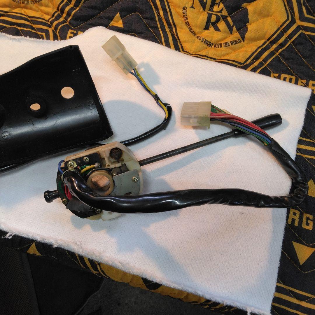 sj10 ジムニー　ステアリングに付属スイッチ