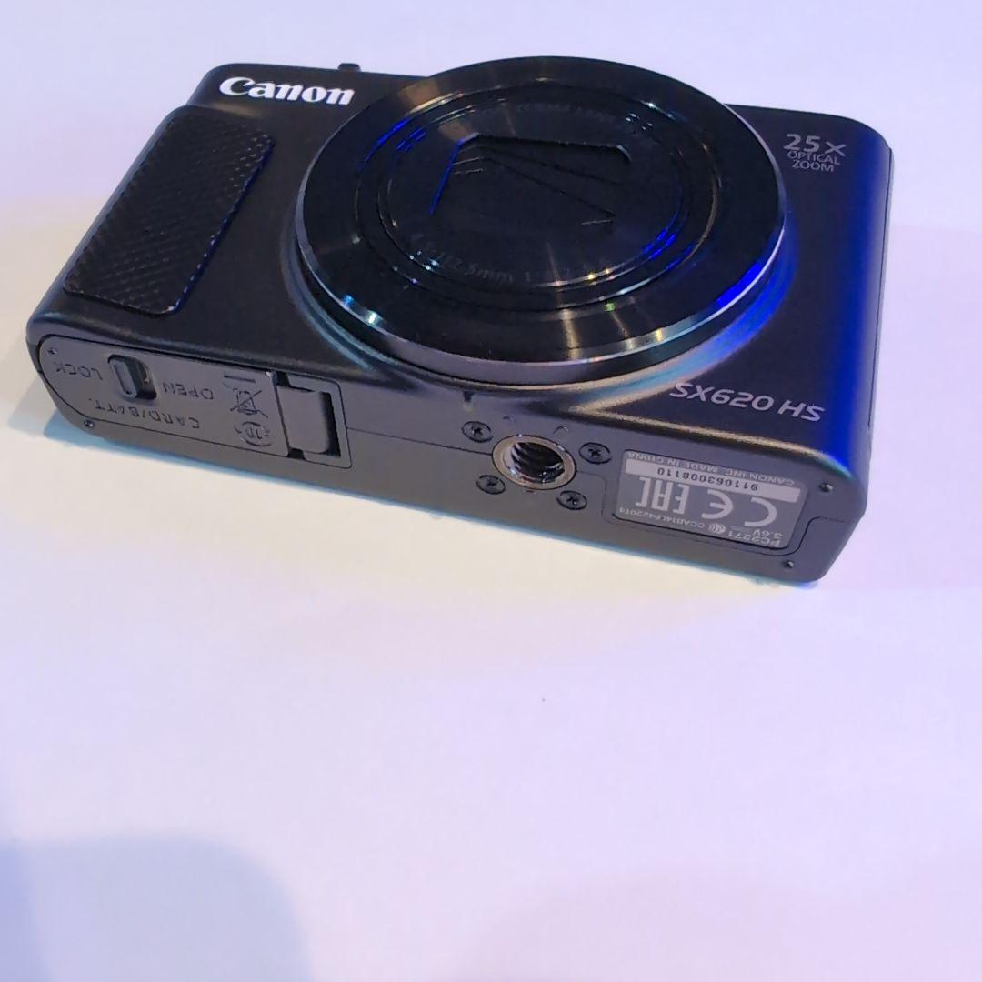 Canon PowerShot SX620 HS 本体と充電器