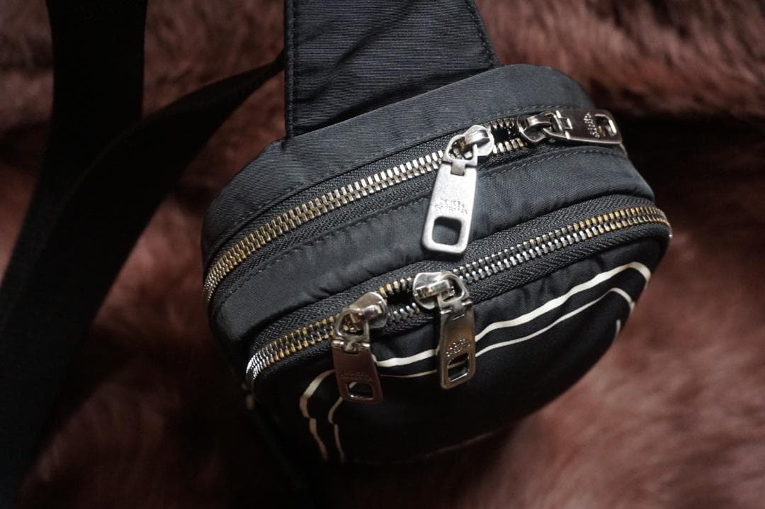 ドルチェ&ガッバーナ ドルガバ 王冠 クラウン 軽量ナイロン ボディバック