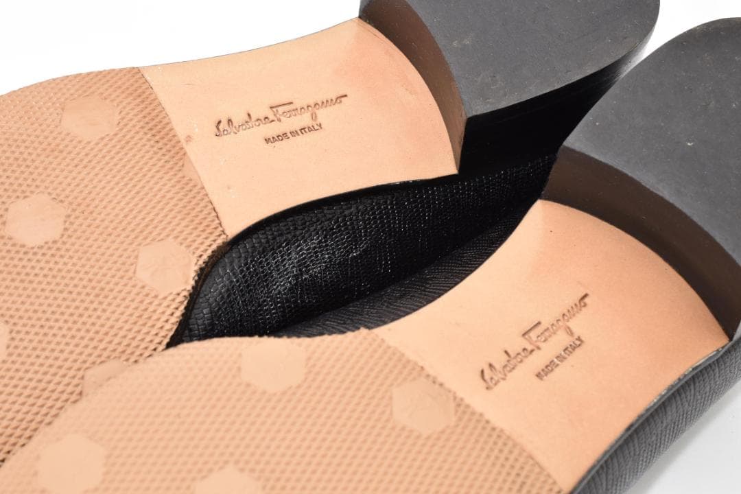 ★美品★フェラガモ　ローファー　6 ガンチーニ　型押し　ブラック　黒