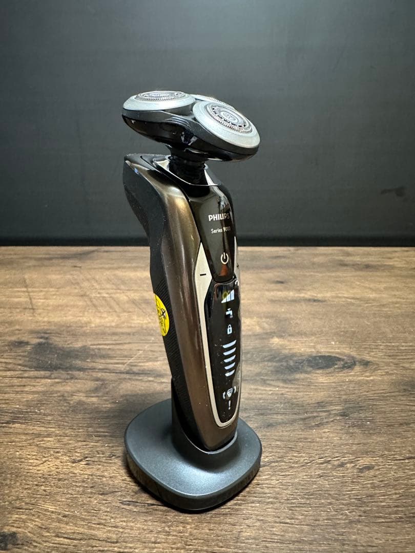 美品　PHILIPS Series 9000 電気シェーバー S9551/26