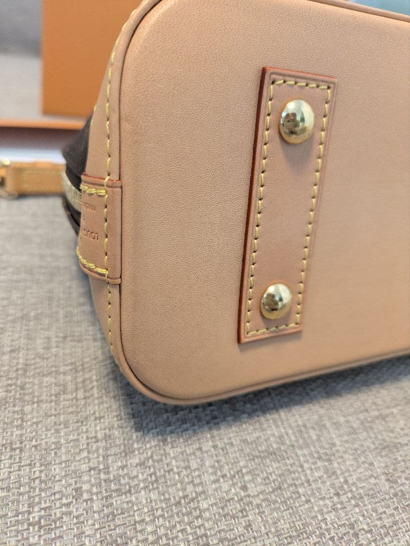 aiちゃん ほぼ新品 Louis Vuitton アルマBB M47201