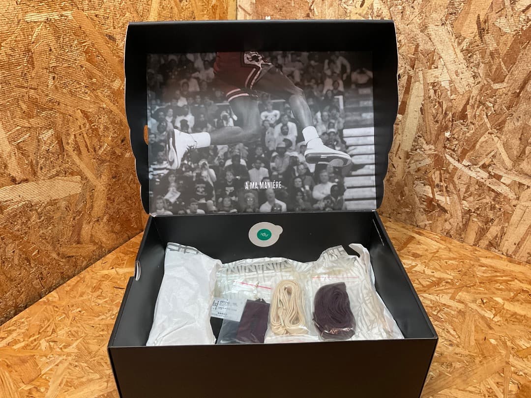 美品 ナイキ × アママニエール DO7216-100 エアジョーダン2 レトロ