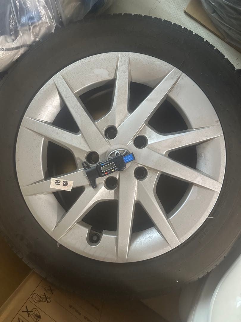 プリウスα　純正タイヤホイール　205/60R16 4本セット