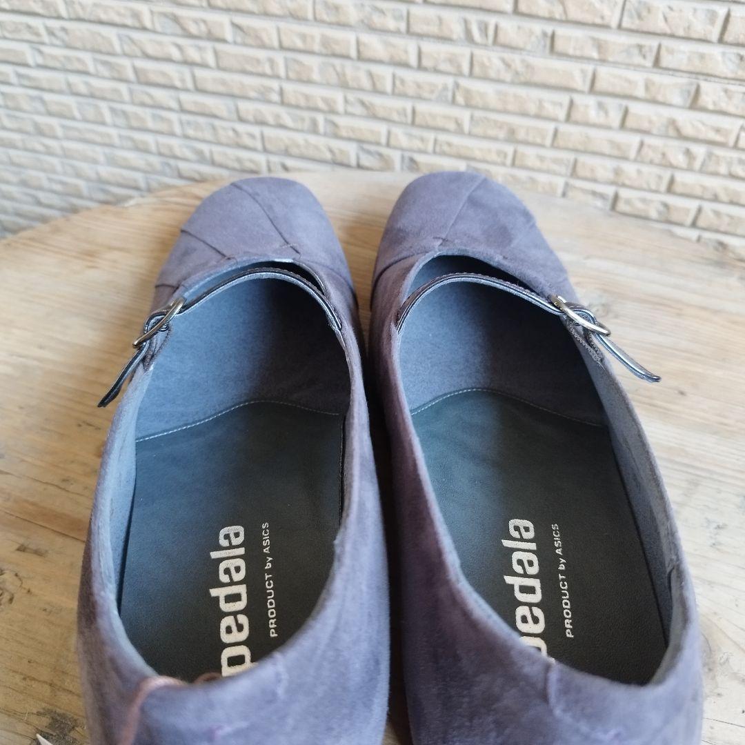 【新品タグ付】ペダラ 日本製 3E ストラップ パンプス 24cm スエード