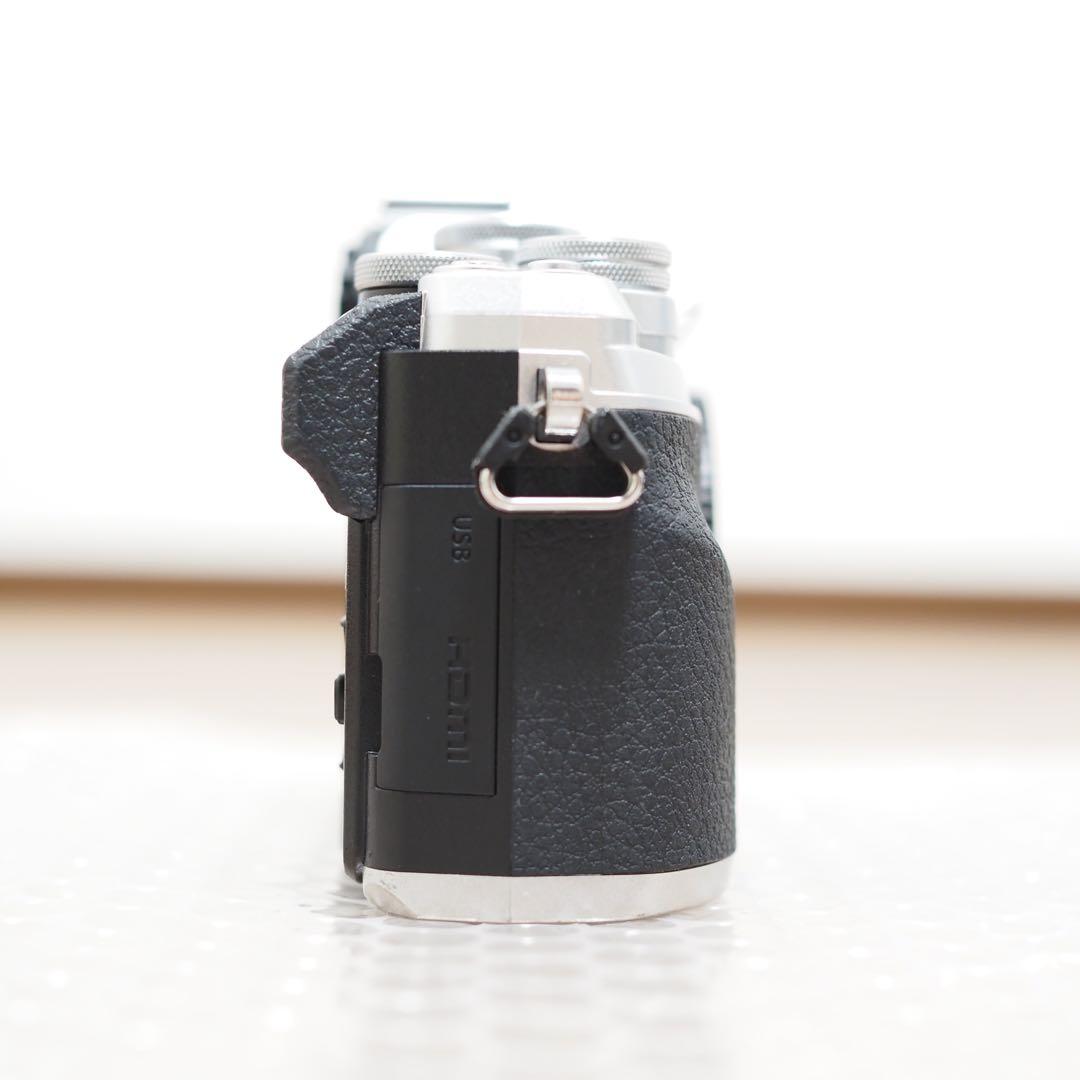 OLYMPUS OM-D E-M10 Mark IV 本体