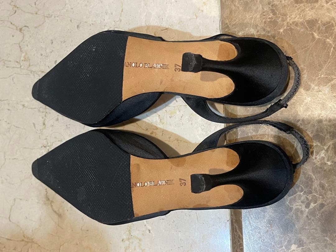 マノロブラニク　ビジューパンプス　37