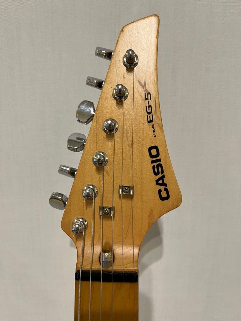 CASIO EG-5 エレキング アンプスピーカー内臓 エレキギター ホワイト