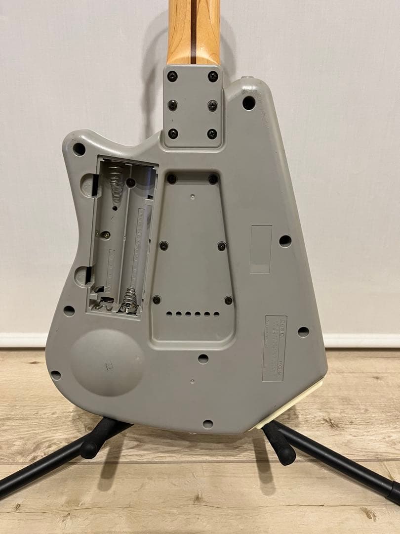 CASIO EG-5 エレキング アンプスピーカー内臓 エレキギター ホワイト