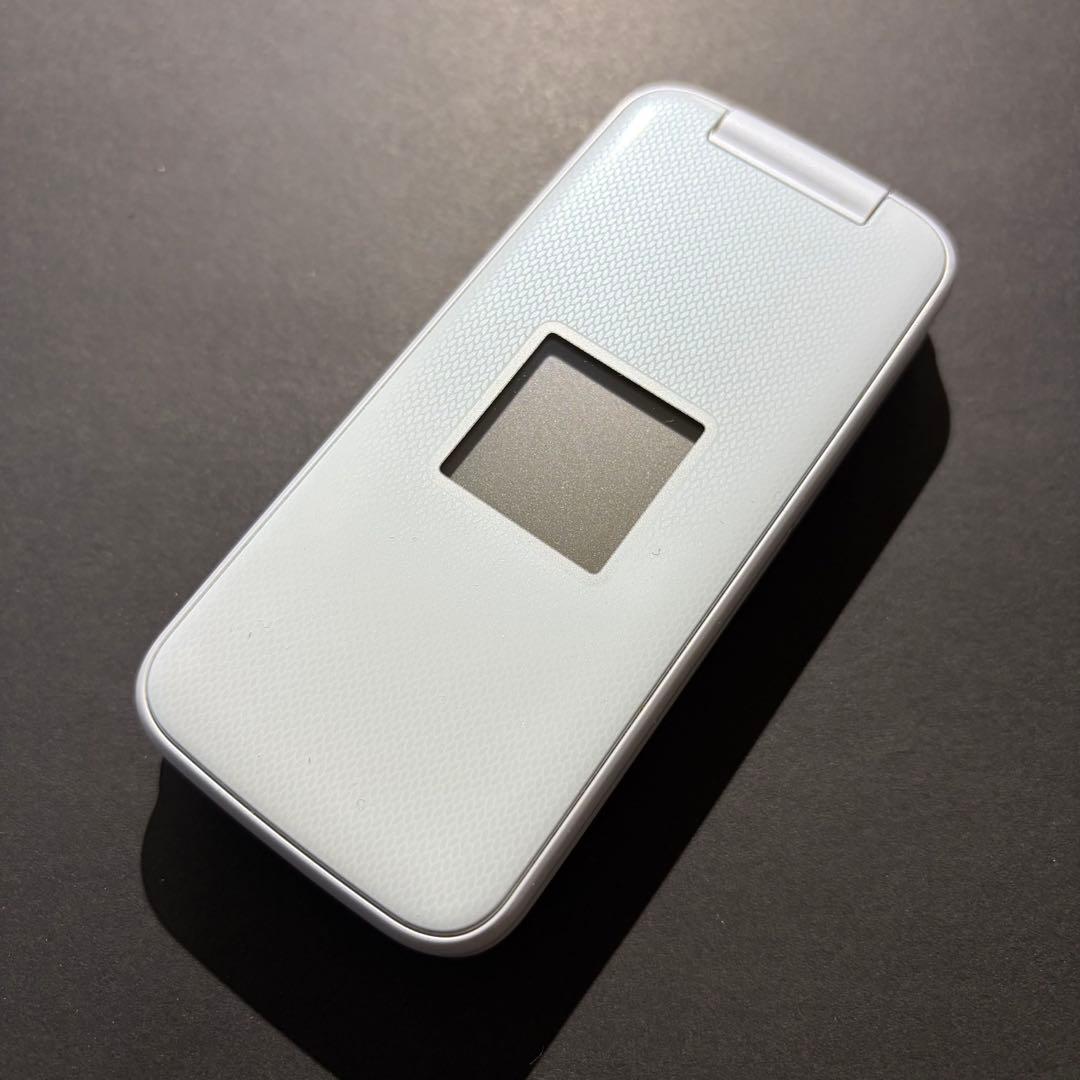 docomo らくらくホン F-01M ホワイト SIMロック解除済み