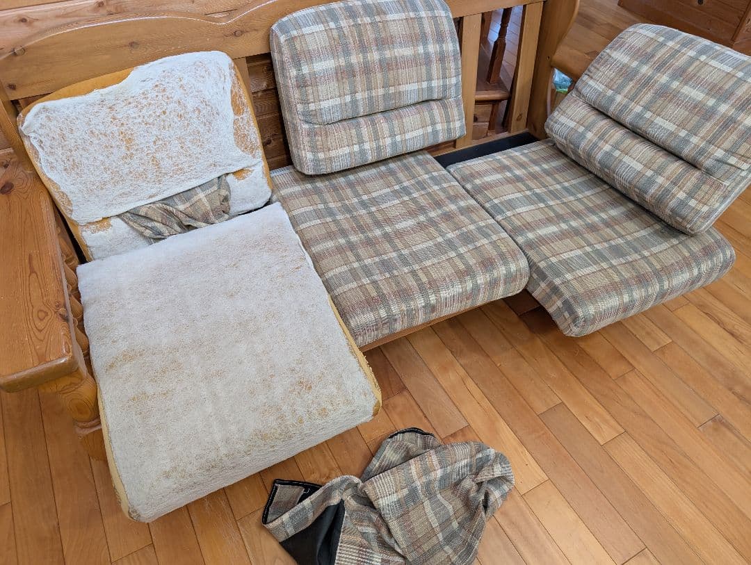 【7月25日まで！２９００円＋送料】チェック柄 木製フレーム3人掛けソファ