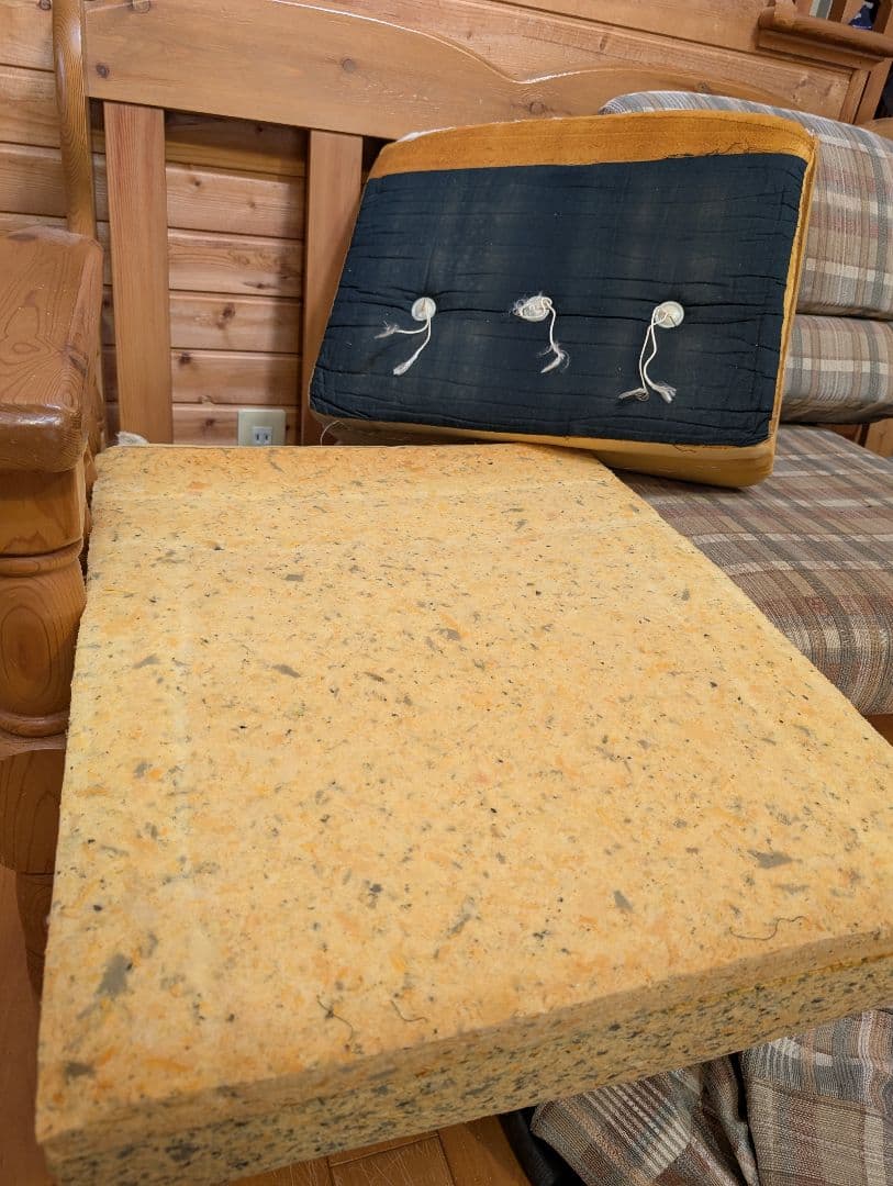 【7月25日まで！２９００円＋送料】チェック柄 木製フレーム3人掛けソファ