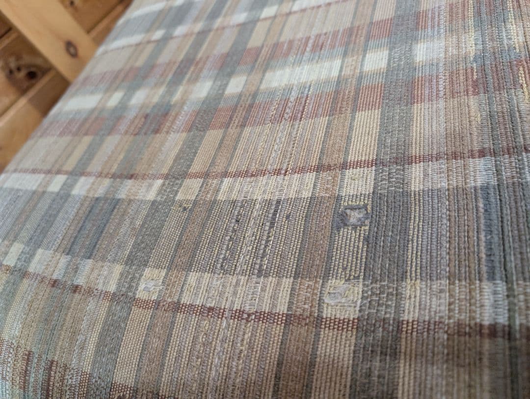 【7月25日まで！２９００円＋送料】チェック柄 木製フレーム3人掛けソファ