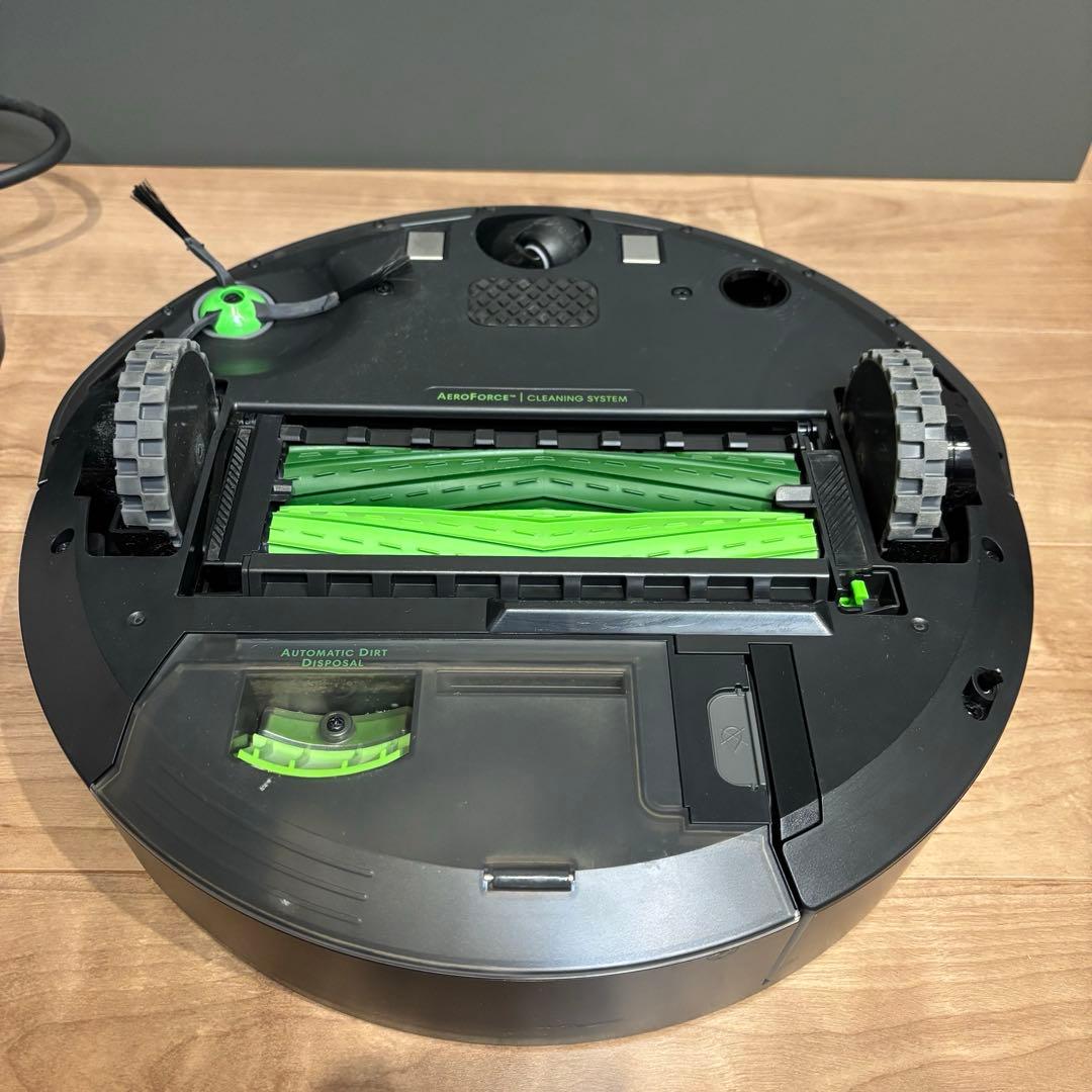 【中古品】ルンバ Roomba i3+ クリーンベース付