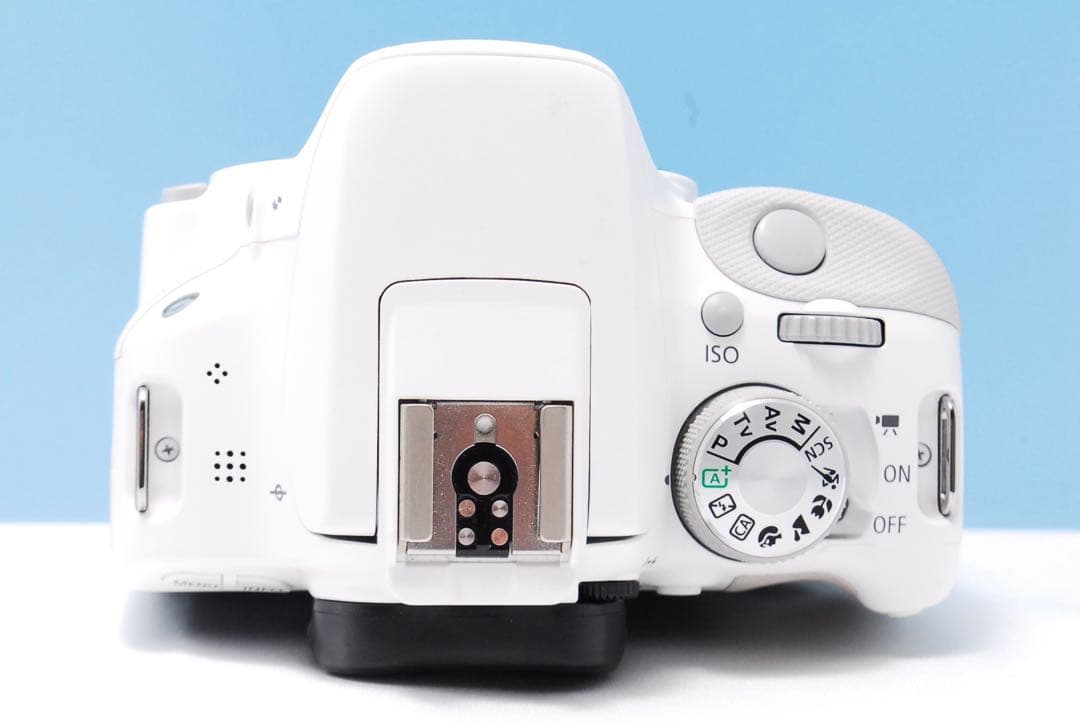 【ショット数少ない】Canon Kiss x7 ホワイト 手ぶれ補正 初心者