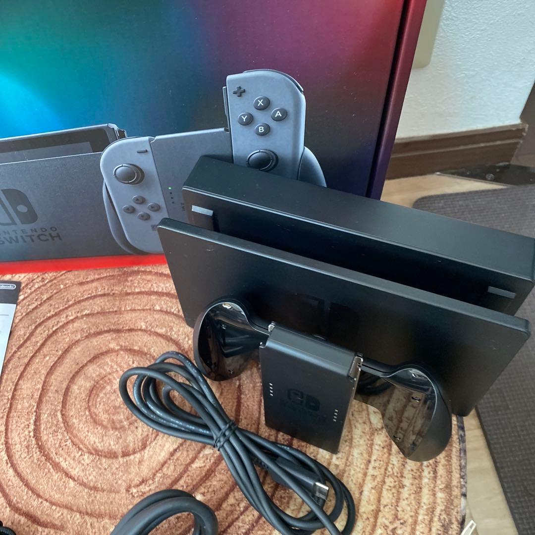 Nintendo Switch ニンテンドースイッチ本体　グレー ①