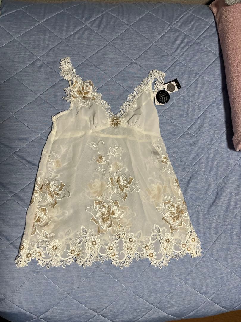 新品Salute❤︎花柄刺繍 ホワイトスリップ