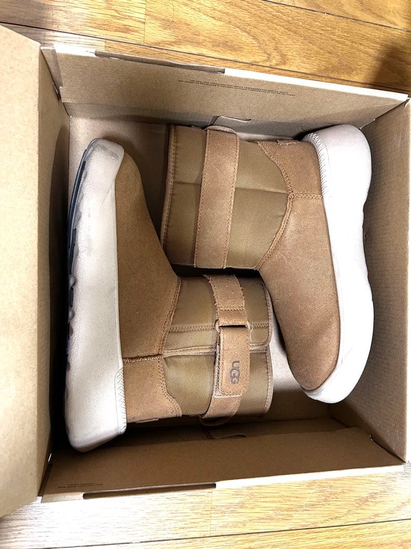 新年セール　【正規品】 UGG ブラウン　ストラップ付きショートブーツ