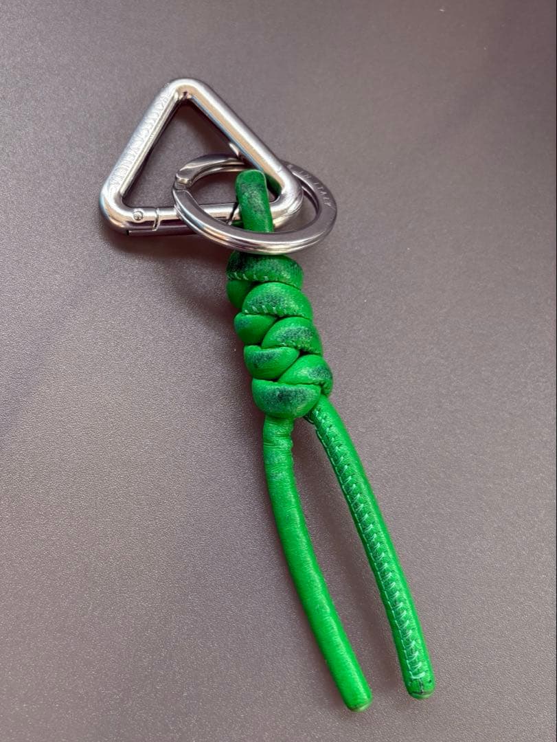 Bottega Veneta トライアングル キーリング <No.819>