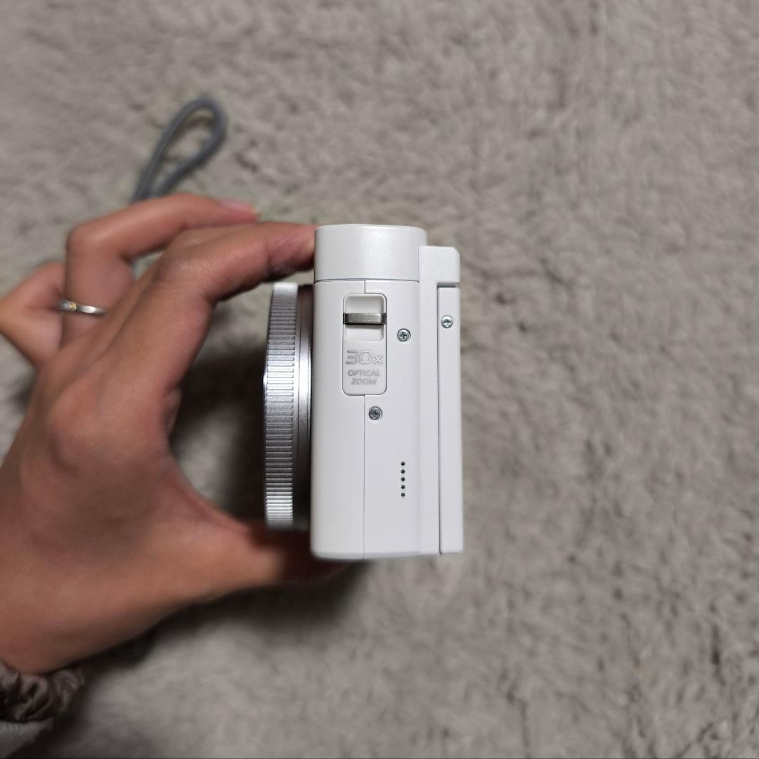 【値下げしました】LUMIX TZ99 ホワイト