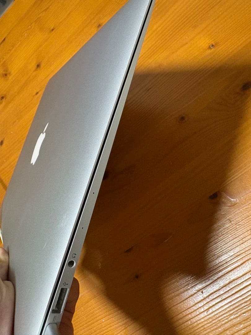 美品付属品完備MacBookAir 13インチCorei5 256GB