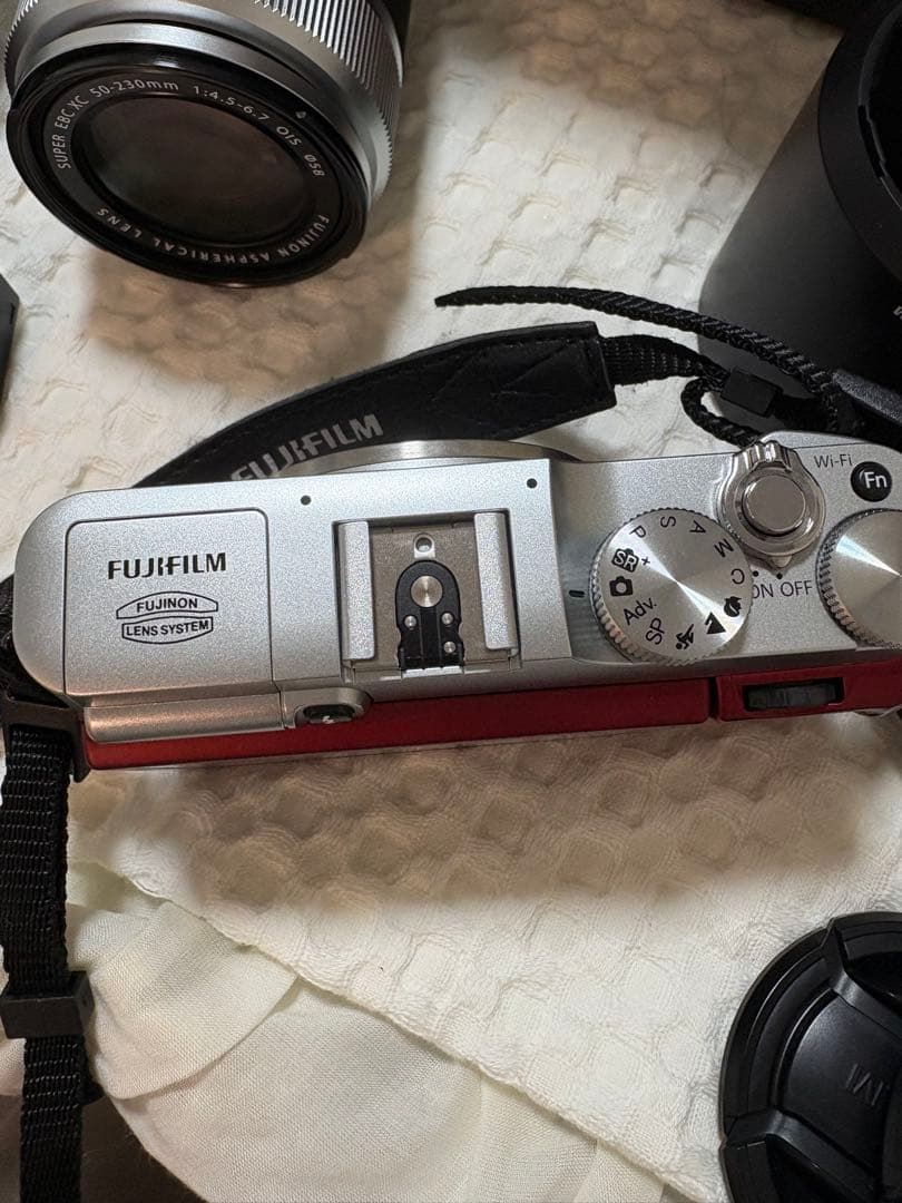 デジタルカメラ FUJIFILM X-A1 +XC16-50&XC50-230 RED