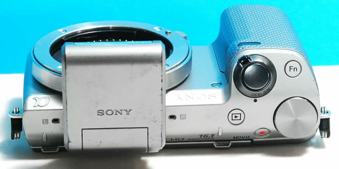 SONY NEX 5T シルバー　ボディ　送料無料