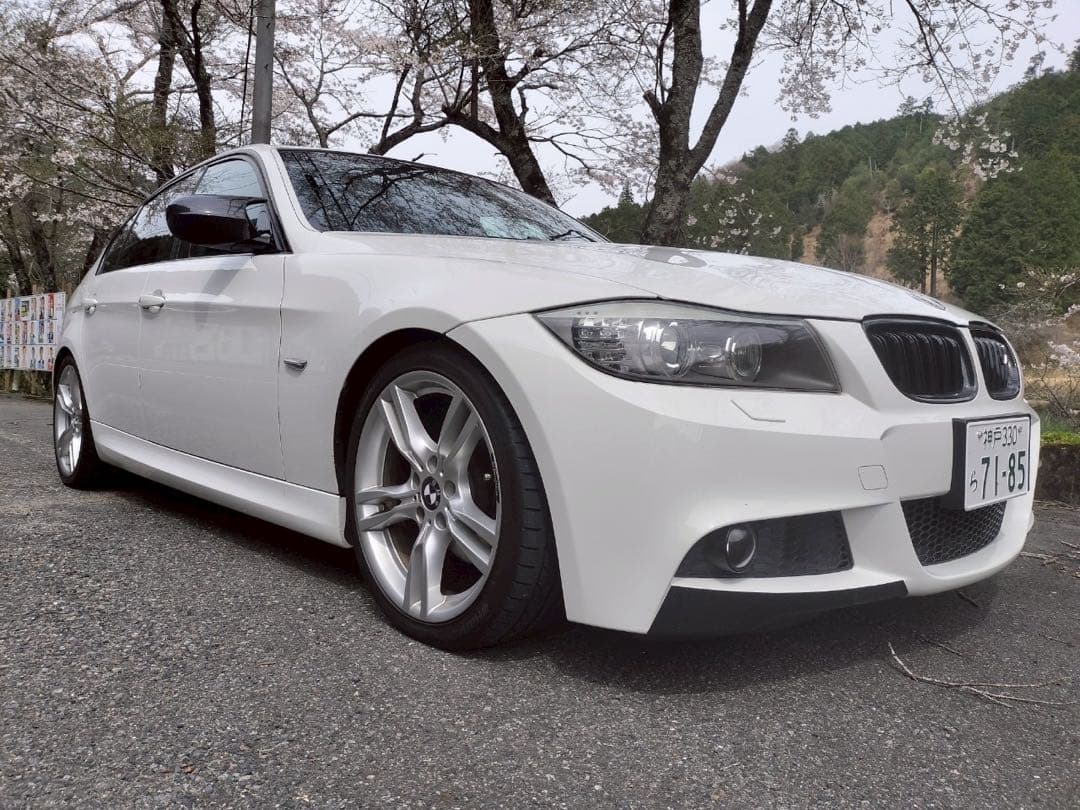 希少！後期型　自然吸気6気筒2500cc E90  325i Mスポーツ白