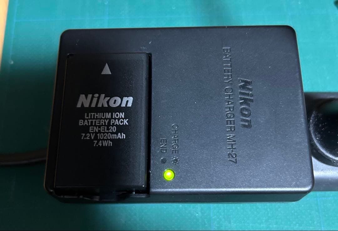 Nikon1 J1 / ミラーレス一眼カメラ / レザーケース付き