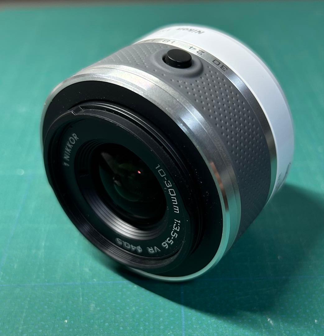 Nikon1 J1 / ミラーレス一眼カメラ / レザーケース付き