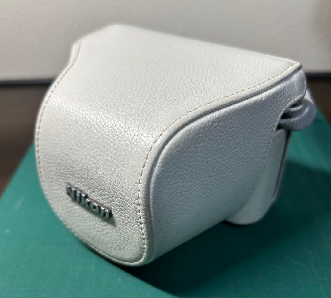 Nikon1 J1 / ミラーレス一眼カメラ / レザーケース付き